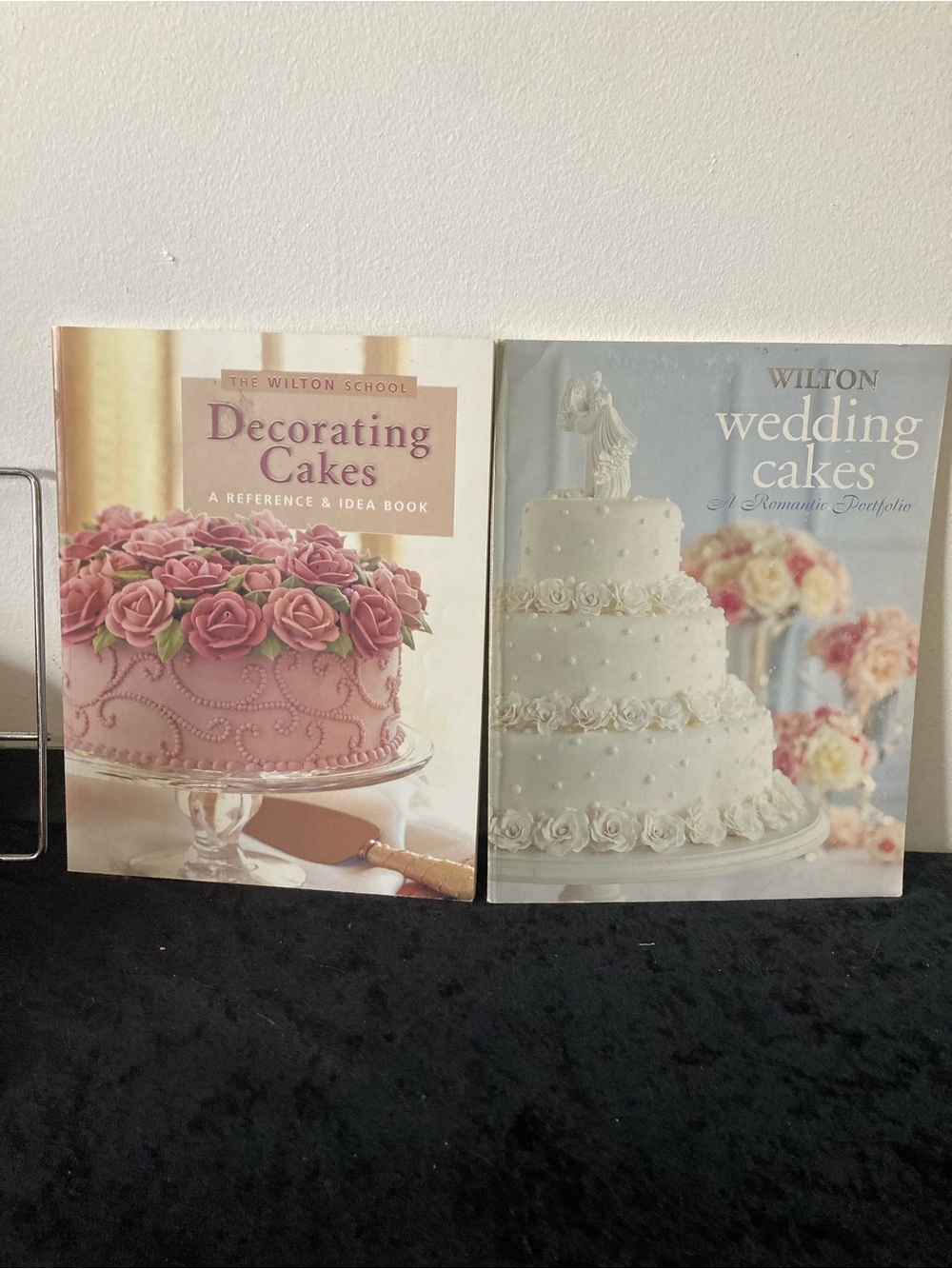 Wilton Wedding and Specialty Cake Decorating Guide Lot of 2